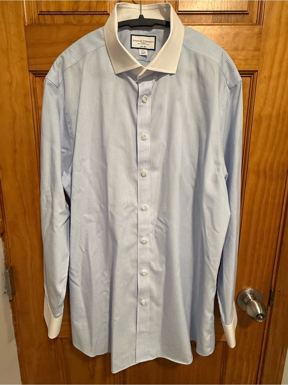 Charles Tyrwhitt Slim Fit Blue White Fine Stripe Non-Iron Shirt 17.5/35
